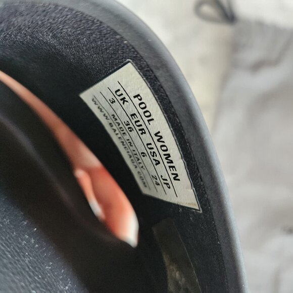 BALENCIAGA Rubber Slides (not available in stores) - Picture 5 of 6